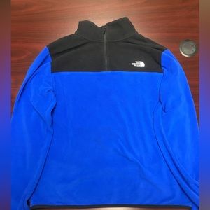 North Face Light Weight Fleece Quarter Zip